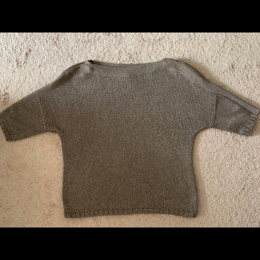 3/$15 Gap Sweater ❤️
